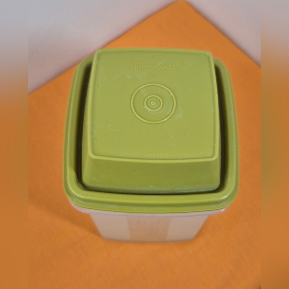 Vintage Tupperware Pickle Keeper 1330-8 - Picture 7 of 10